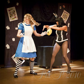 gal/Alice_in_Burlesqueland/Late.jpg
